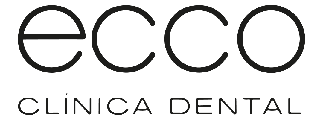 LOGO DE ECCO CLINICA DENTAL